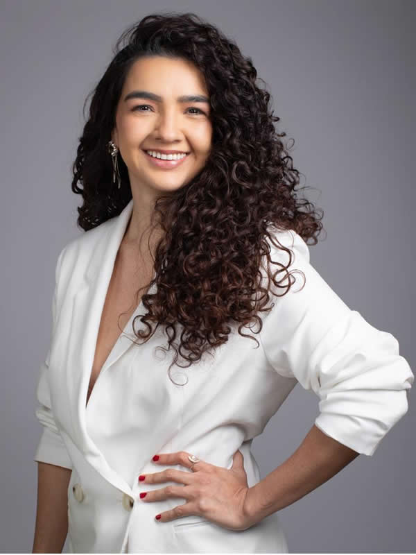 Luisa Moreno 800x600